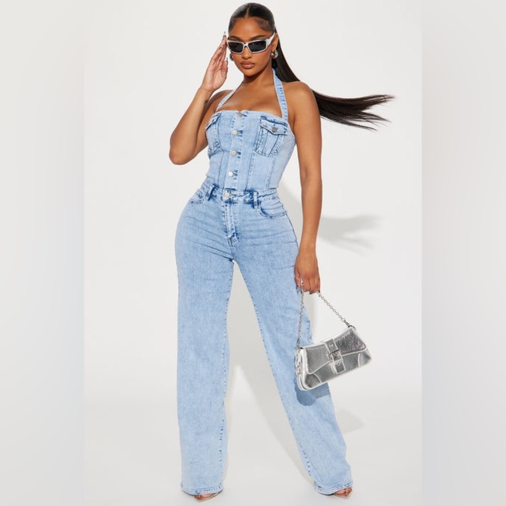 Stylish Light Blue Denim Halter Jumpsuit New Size Small (Fashion Nova)